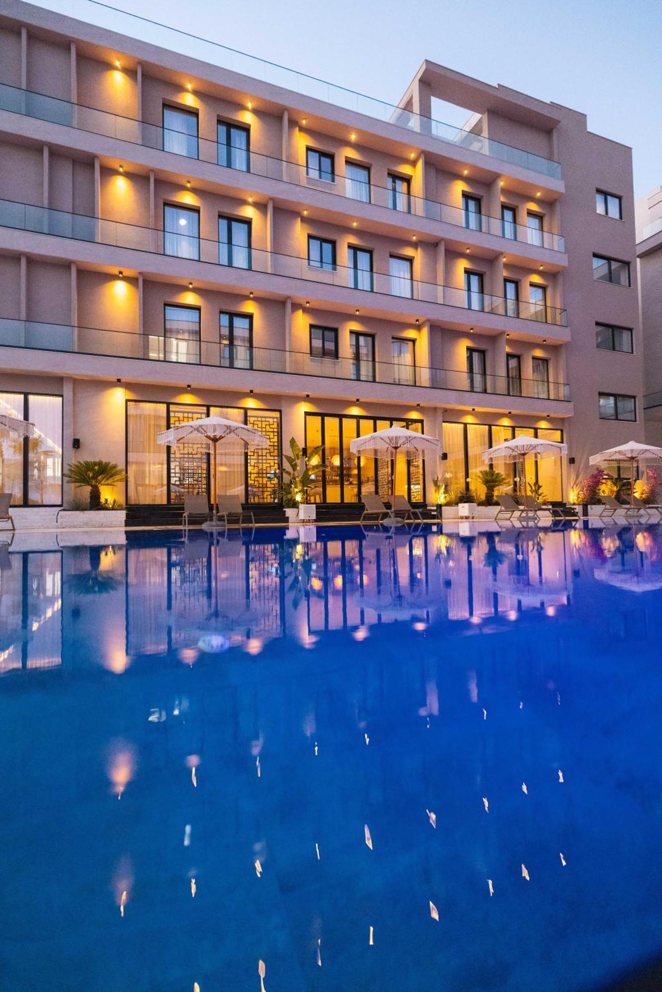 Tris3 Hotel Radhimë Exteriör bild