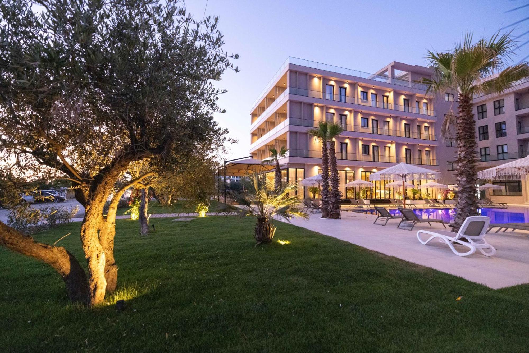 Tris3 Hotel Radhimë Exteriör bild