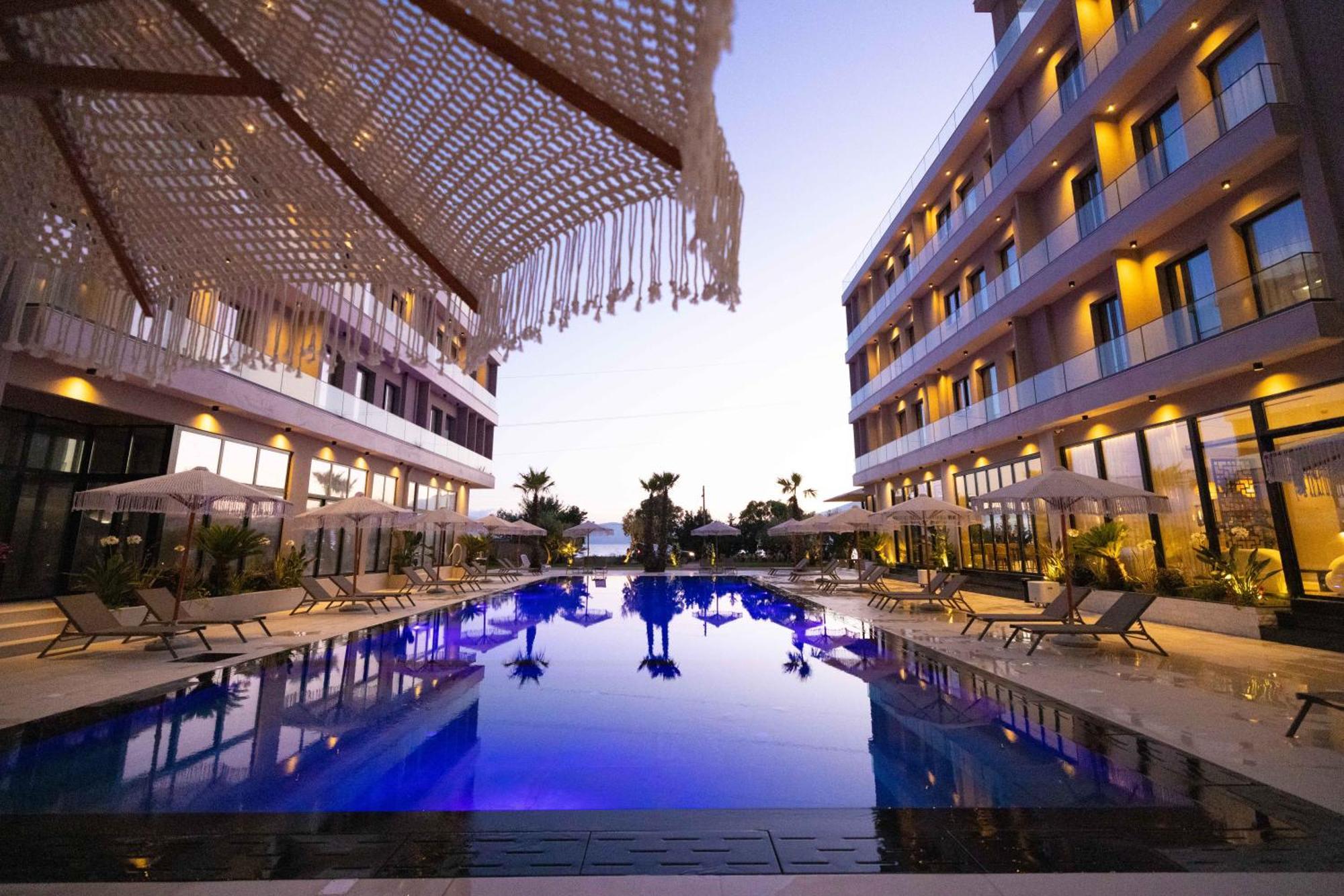 Tris3 Hotel Radhimë Exteriör bild
