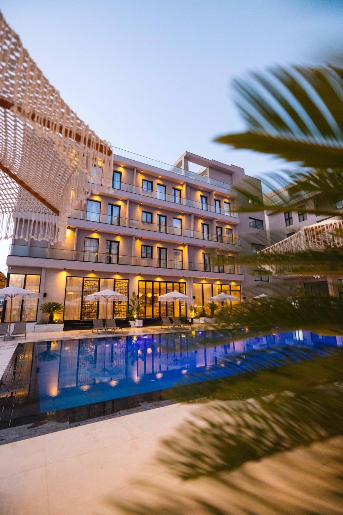 Tris3 Hotel Radhimë Exteriör bild