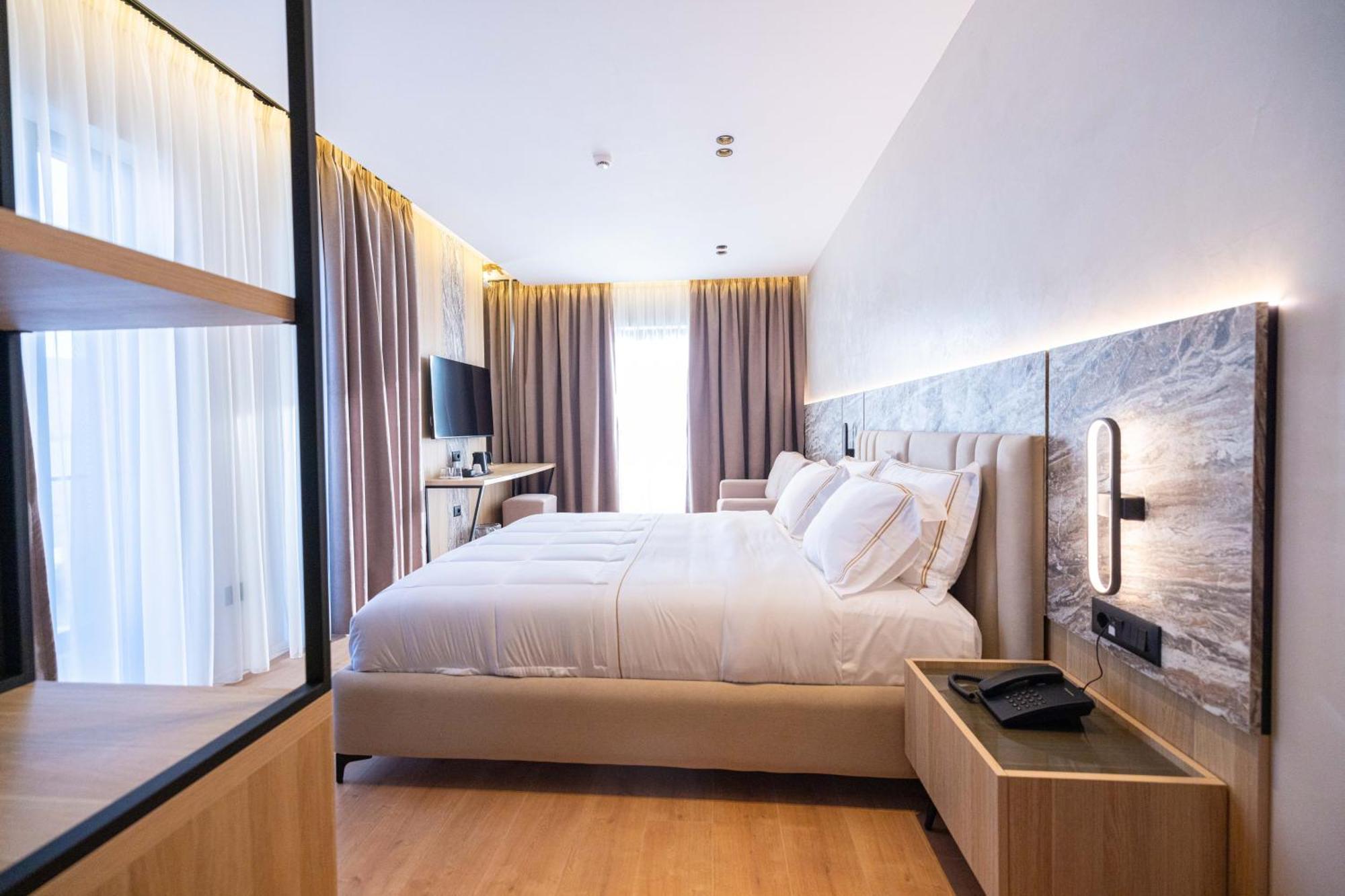 Tris3 Hotel Radhimë Exteriör bild