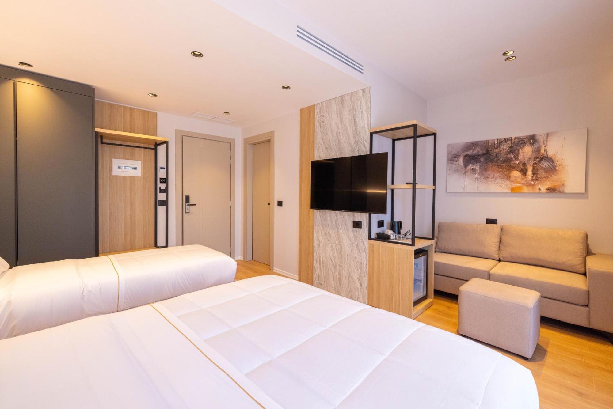 Tris3 Hotel Radhimë Exteriör bild